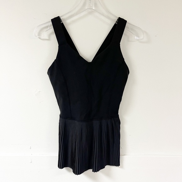 Lululemon City Tank Elegant Black Sleeveless Peplum Tank w Built in Bra Size 6 - Picture 3 of 9